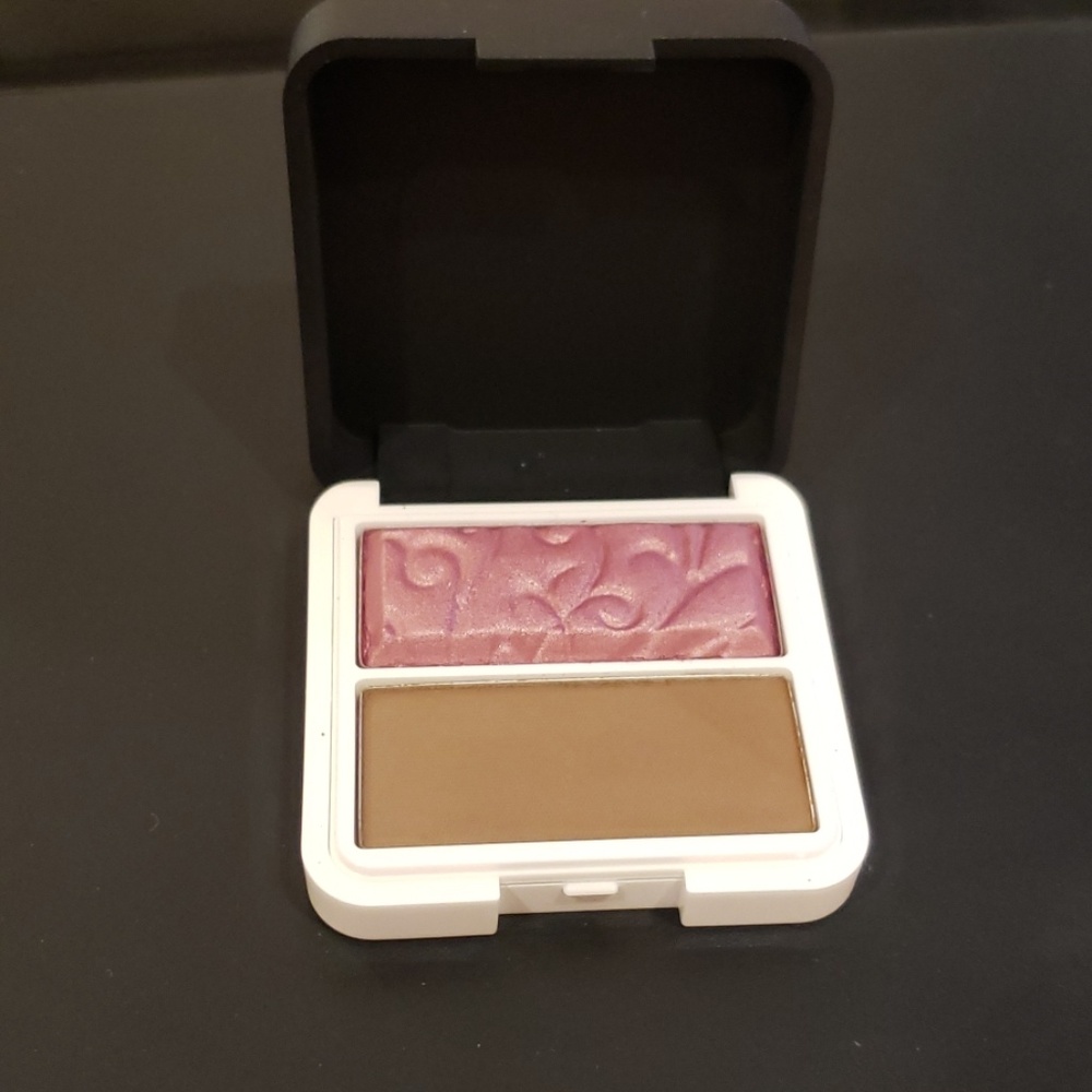 Sweet sounding eyeshadow